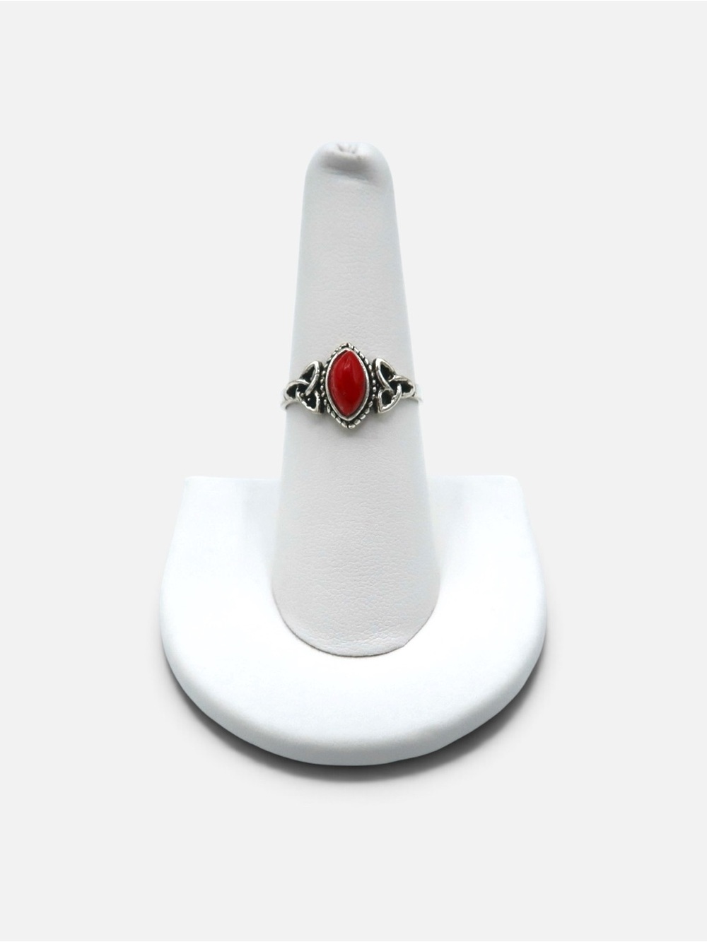 VINTAGE RED CORAL RING - Picture 3 of 3